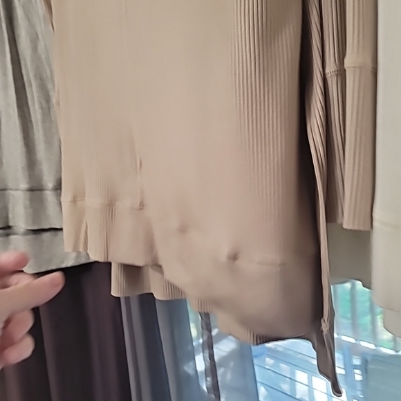 3 New Jolie Hi Low Long Sleeve Tunics, Size Large Nwt Ekattire - Picture 4 of 7